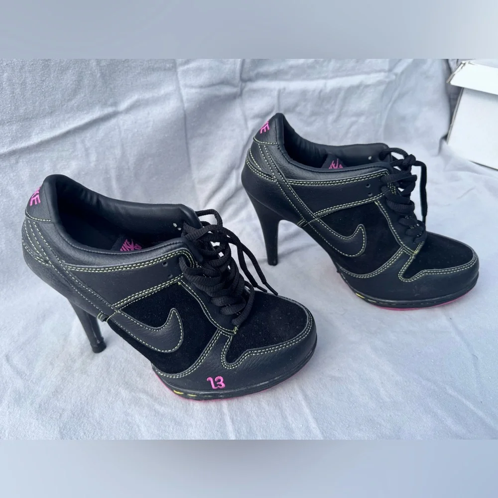 Nike Black and Pink Women's Heels - Picture 3 of 7